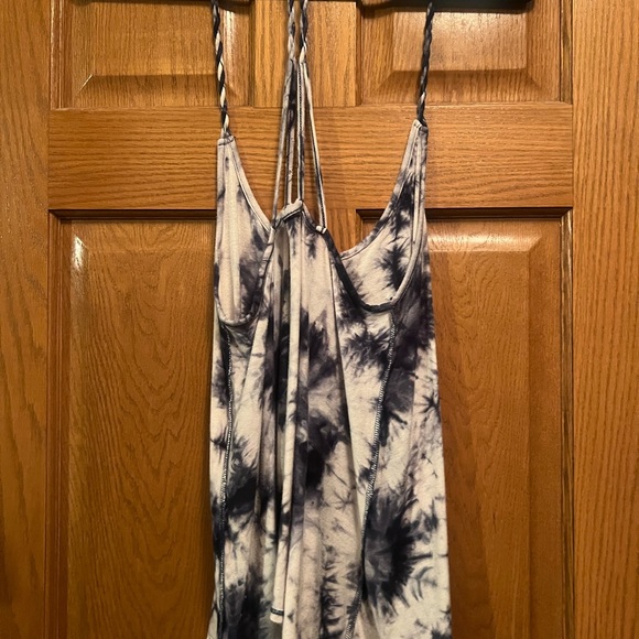 Black and white Tye dye tank top with criss cross straps. Size medium, - Picture 2 of 2